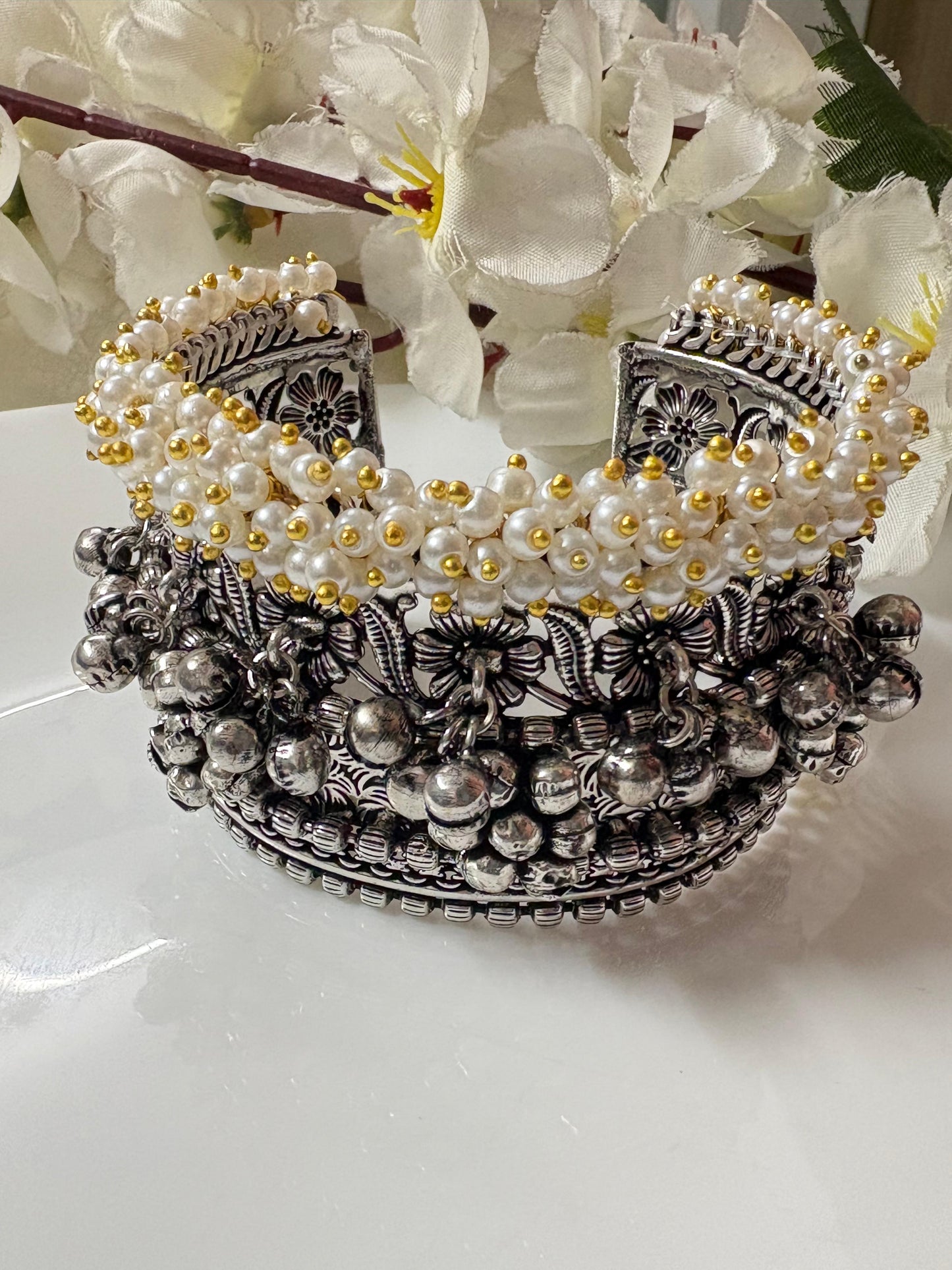 Vintage Pearl Fusion Silver Handcuff