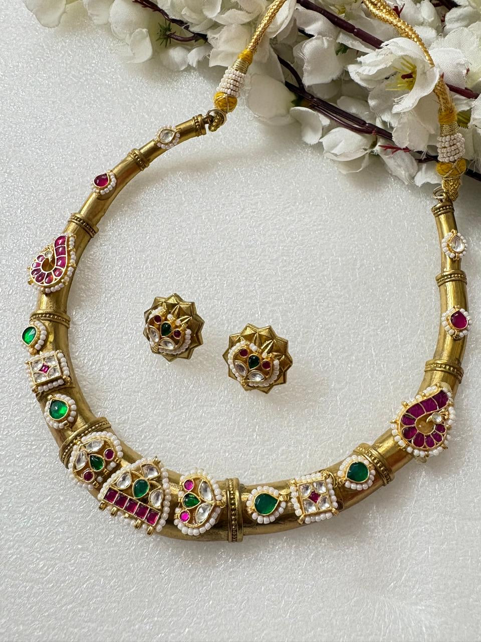 Royal Heritage Kundan Hasli Necklace Set