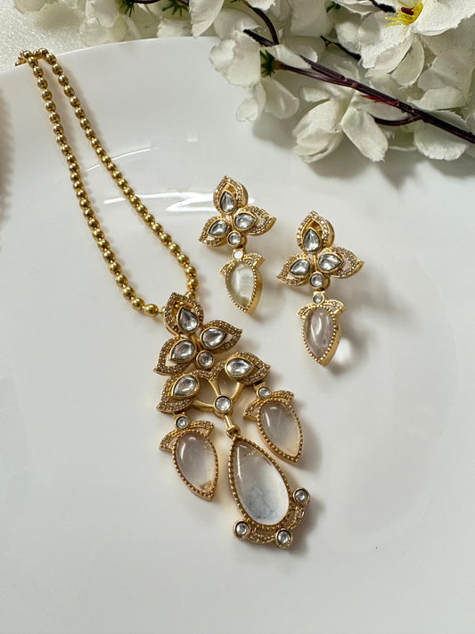 Royal Bloom Kundan Fusion Necklace