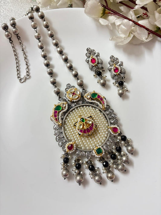 Kolhapuri dualtone necklace with kundan fusion and hook earrings