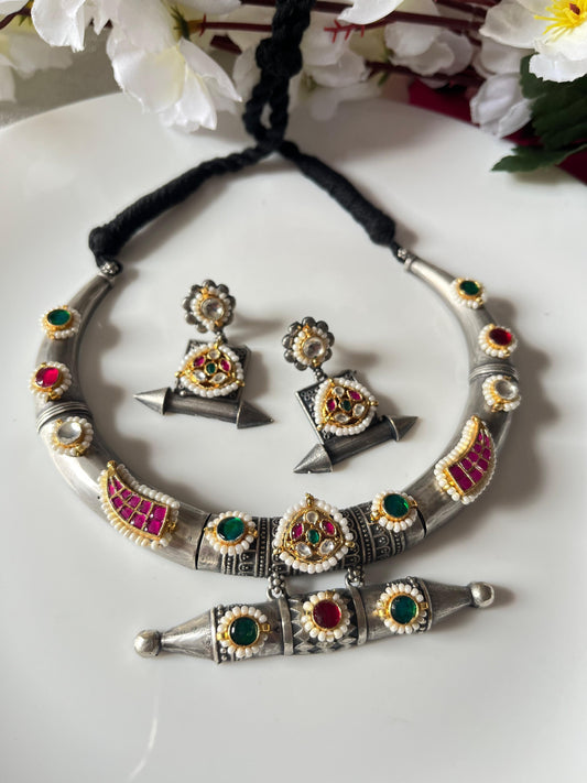 Vintage Vibes: Enamel and Stone-Studded Necklace Set