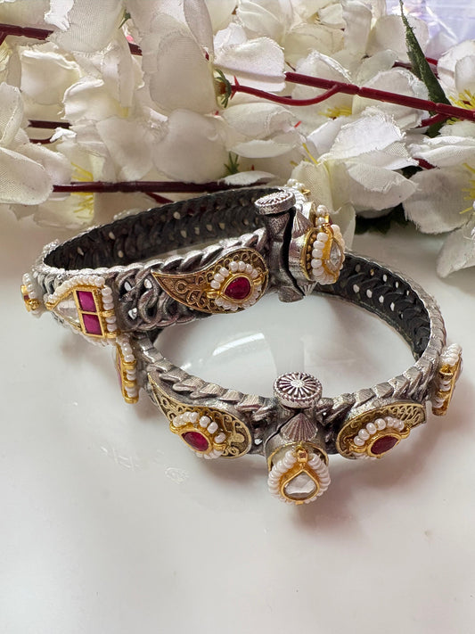 Classic Rajwada Oxidised Kundan Bangles
