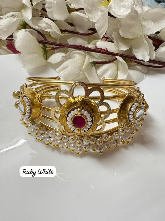 Regal Bloom Kundan Bangle – Ruby Elegance