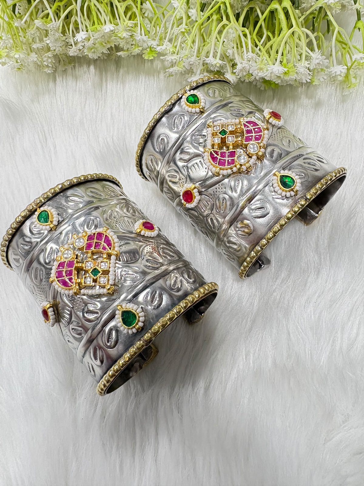 PREMIUM DUALTONE KUNDAN BANGLES