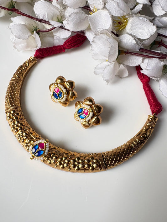 Antique Floral Kundan-Inspired Necklace