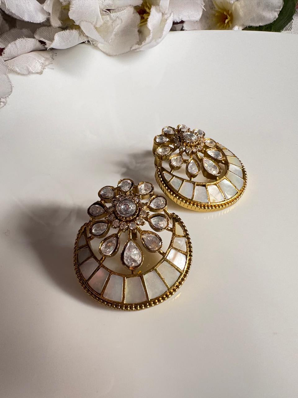 ROYAL GOLD KUNDAN BUGADI