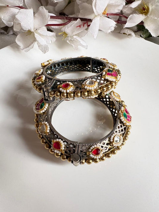 Elegant Kundan Kada for Festive Charm