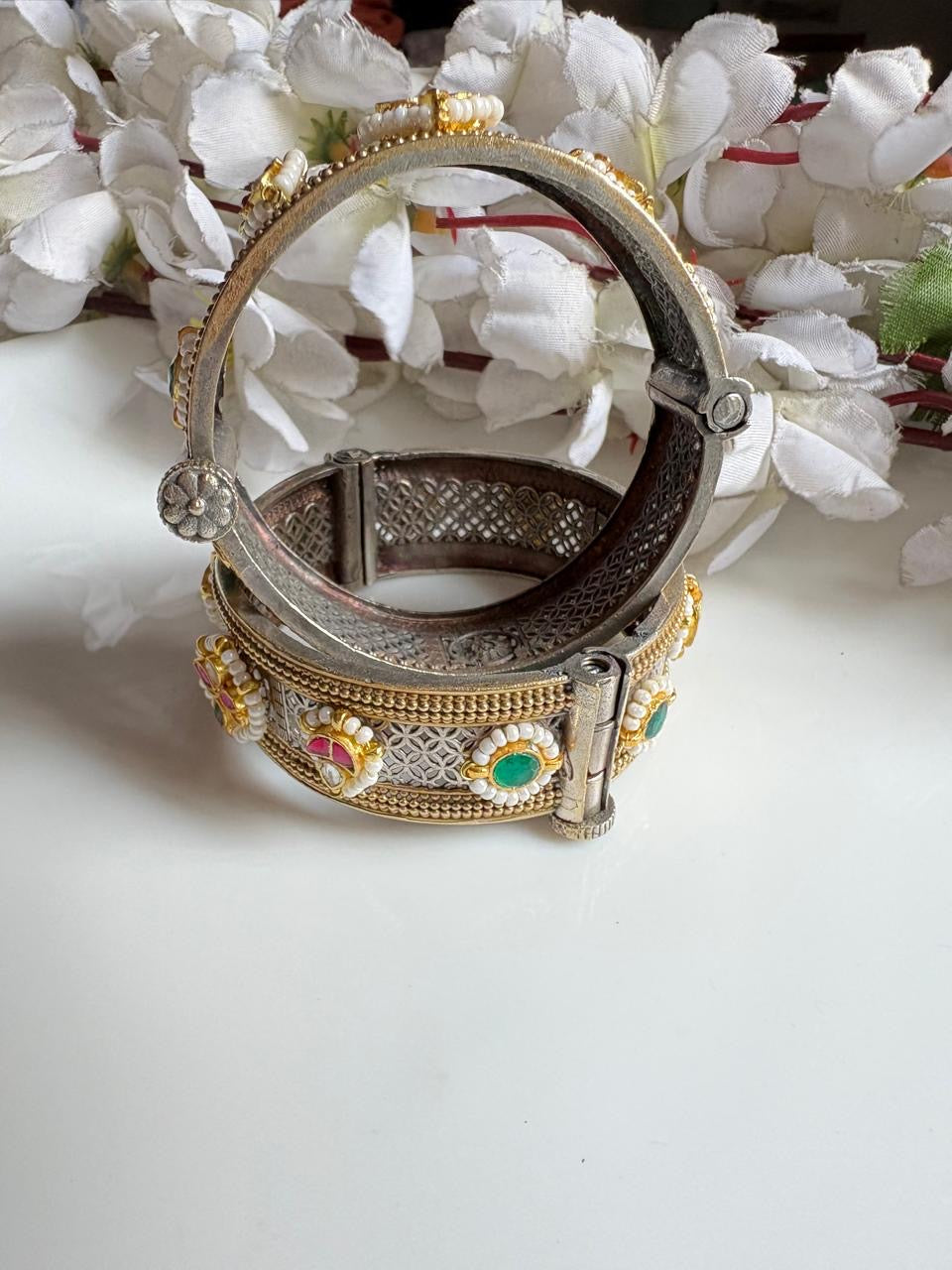 Royal Pachi Kundan Statement Kada