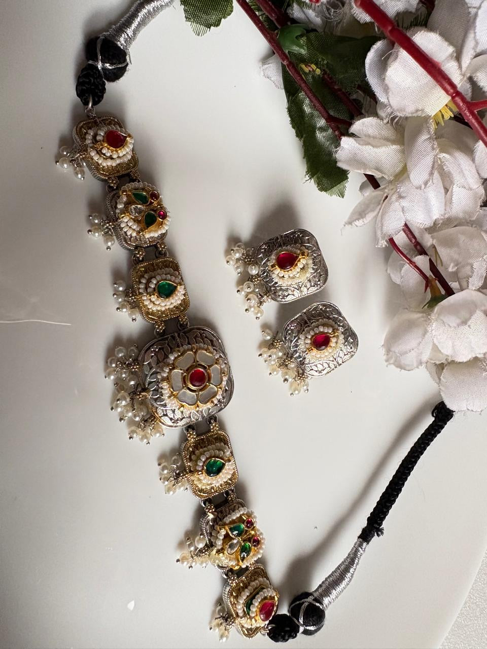 BESTSELLING KUNDAN SETS