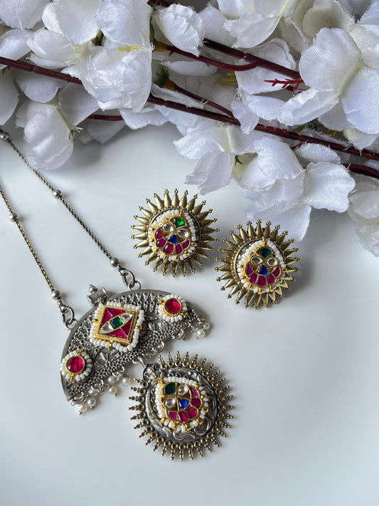 Royal Dual-Tone Kundan Fusion Pendant Set