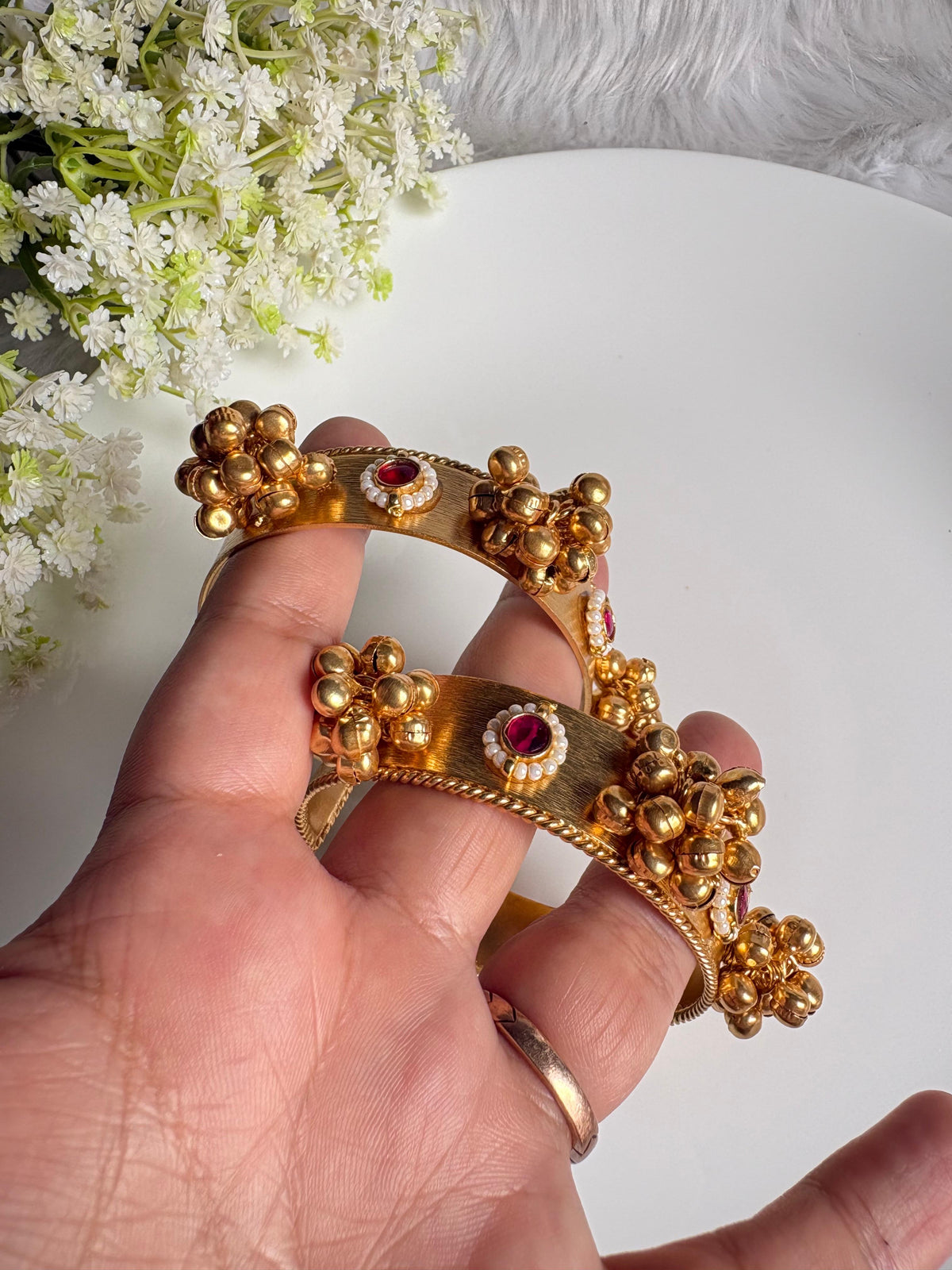 NEW ARRIVAL ✨ Golden Kundan Ghungroo Flexible Bangle