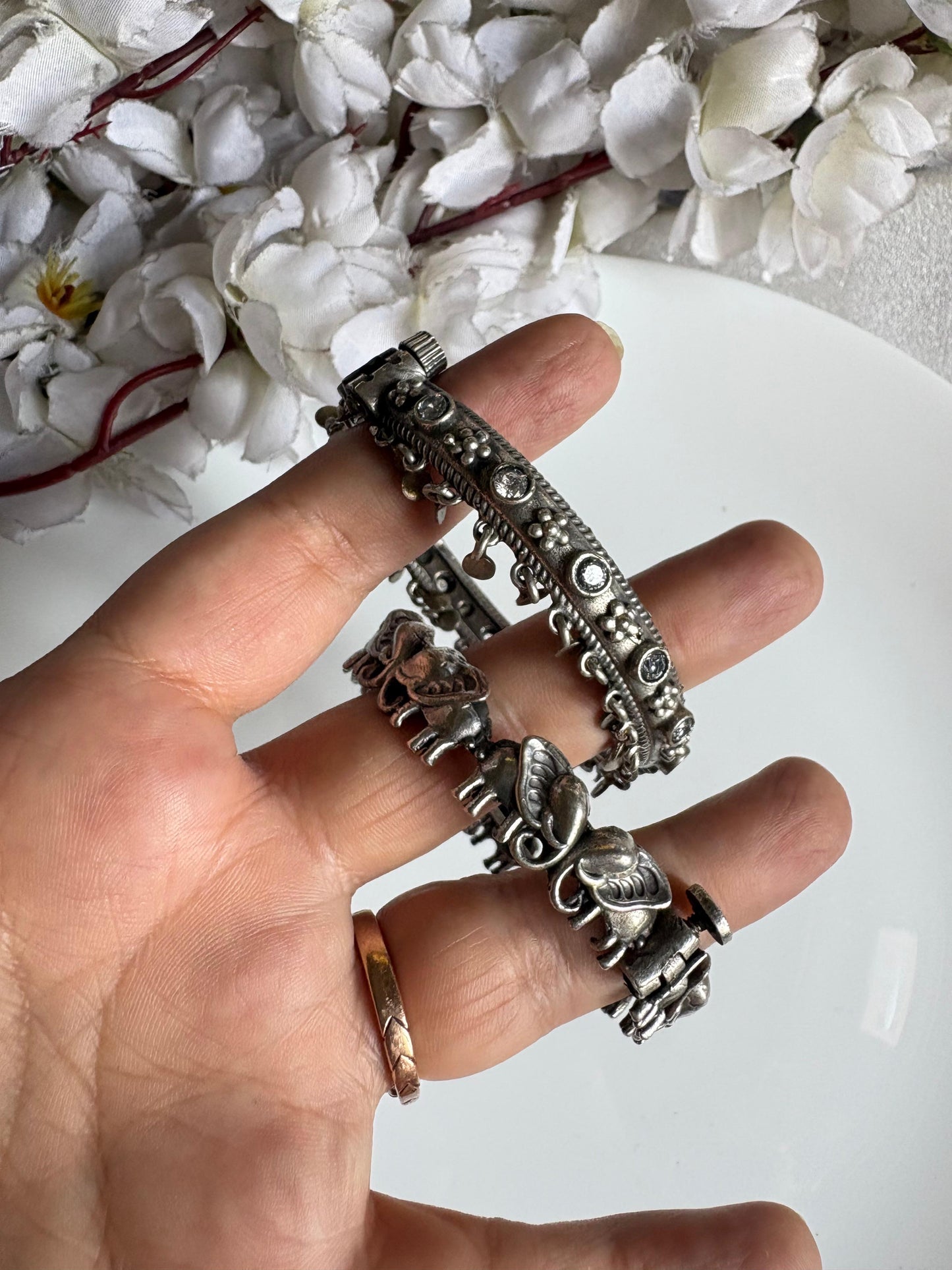 Luxury Silver Look Stone Kada