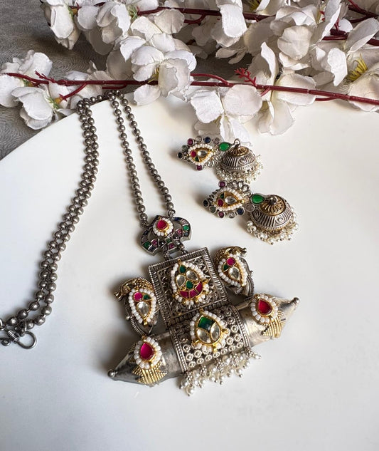 Luxury Gold Finish Pachi Kundan Necklace