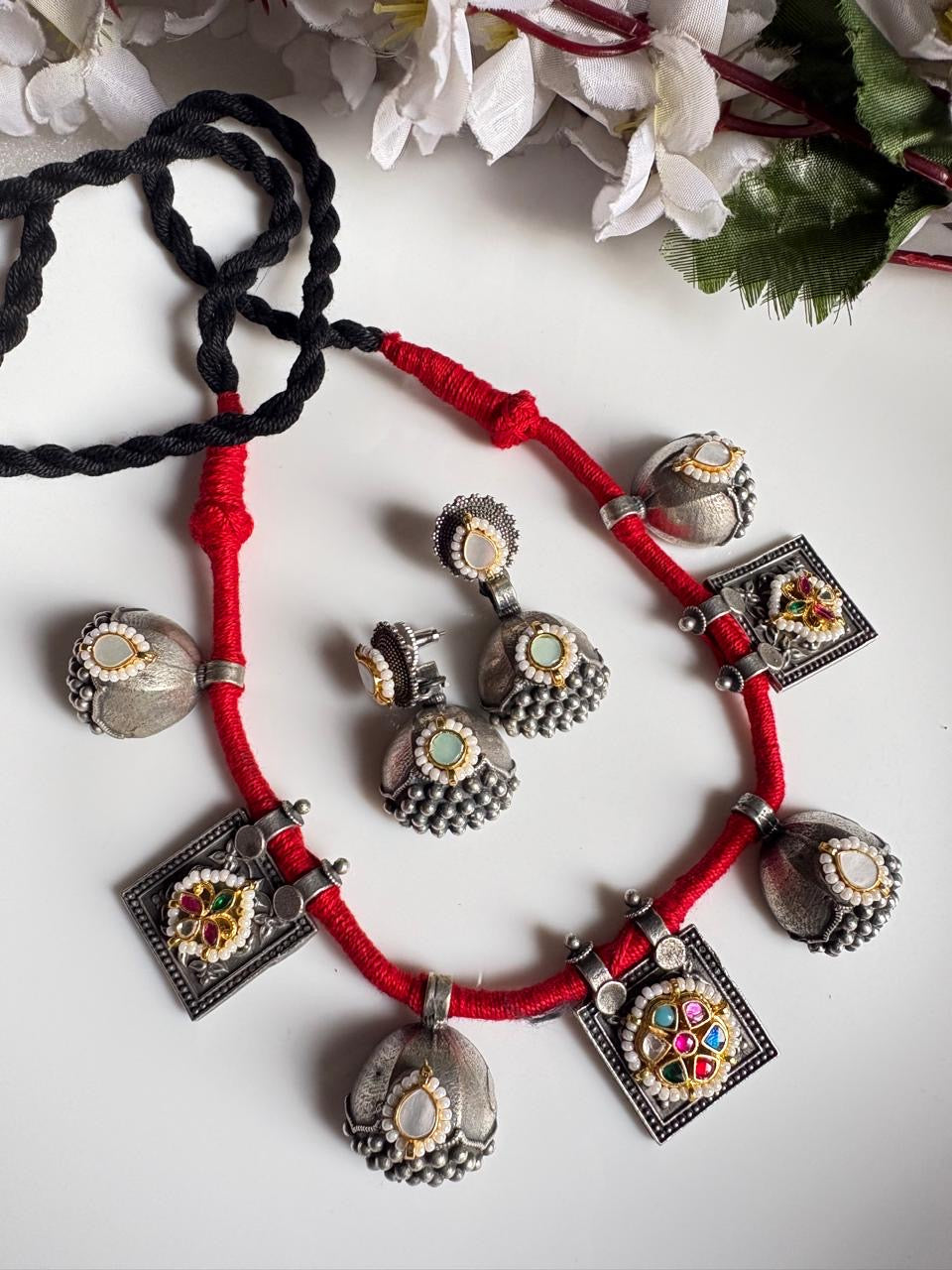 Vintage Rajwadi Kundan Choker Set