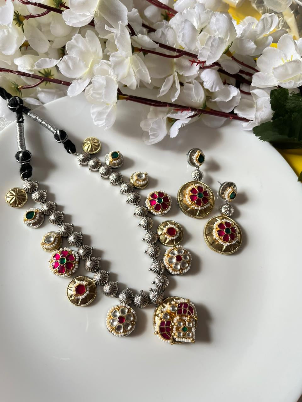 Heritage Dualtone Necklace with Kundan Fusion Detailing