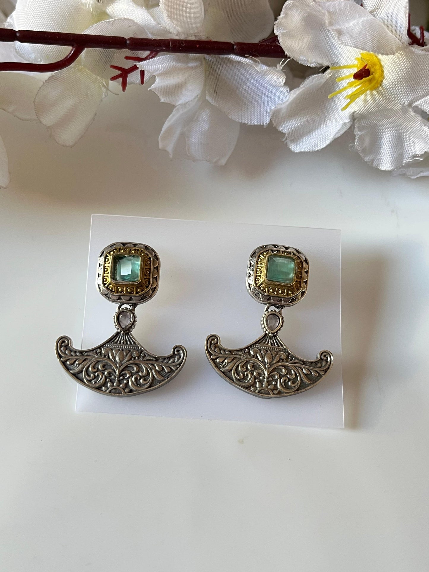 Vintage Half-Moon Drop Earrings💙💙