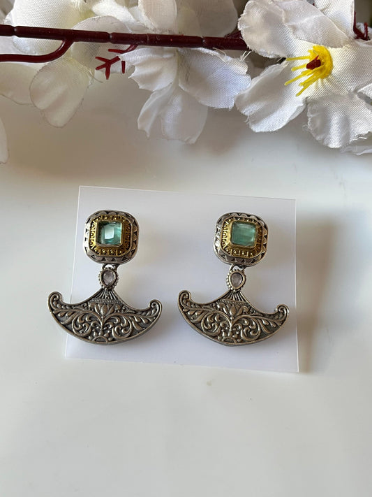 Vintage Half-Moon Drop Earrings💙💙