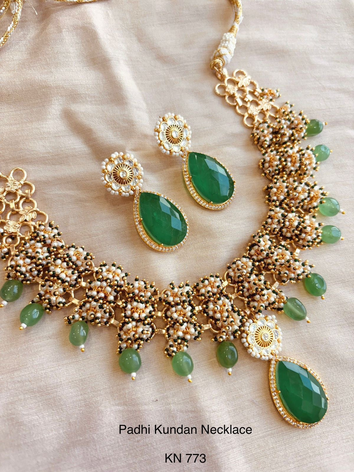Noor-e-Emerald Kundan Necklace