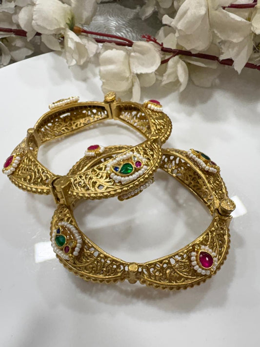Kundan Kada for Festive Charm
