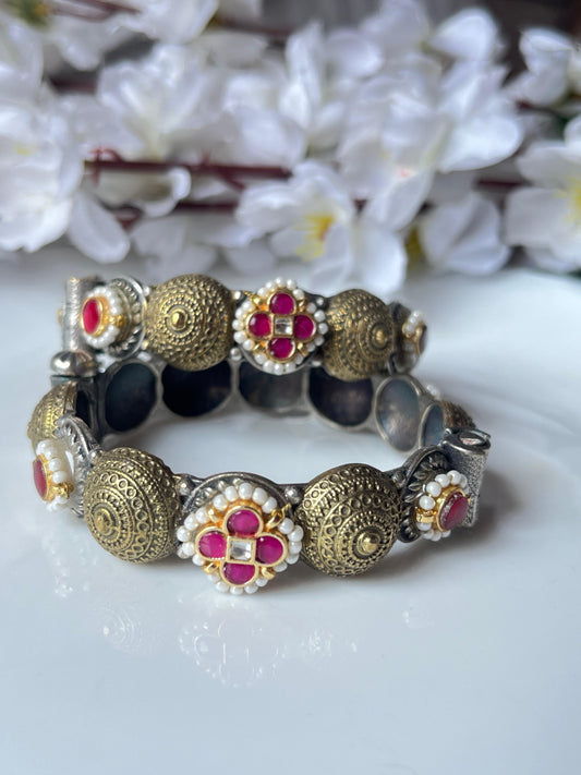 Elegant Kundan Kada for Festive Charm