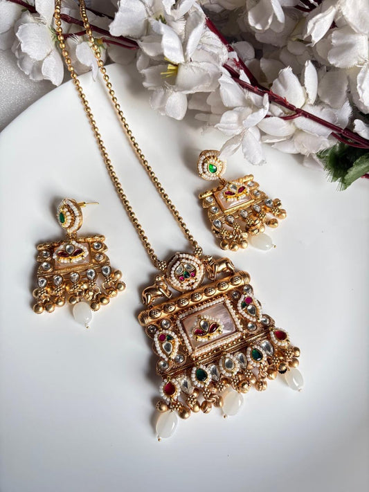 Vintage Gold Finish Kundan Necklace