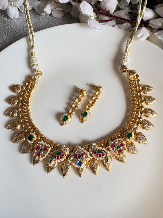 Vintage Style Engraved Gold Necklace Set