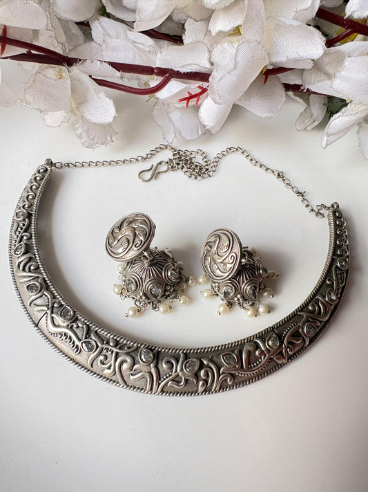 Maharani Silver Look-Alike Hasli Set