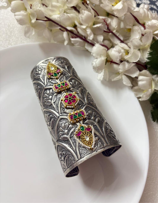 Vintage Glory Pachi Kundan Handcuff