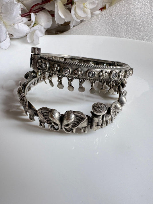 Luxury Silver Look Stone Kada
